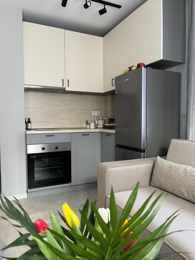 Coop Apartments, Apartment *